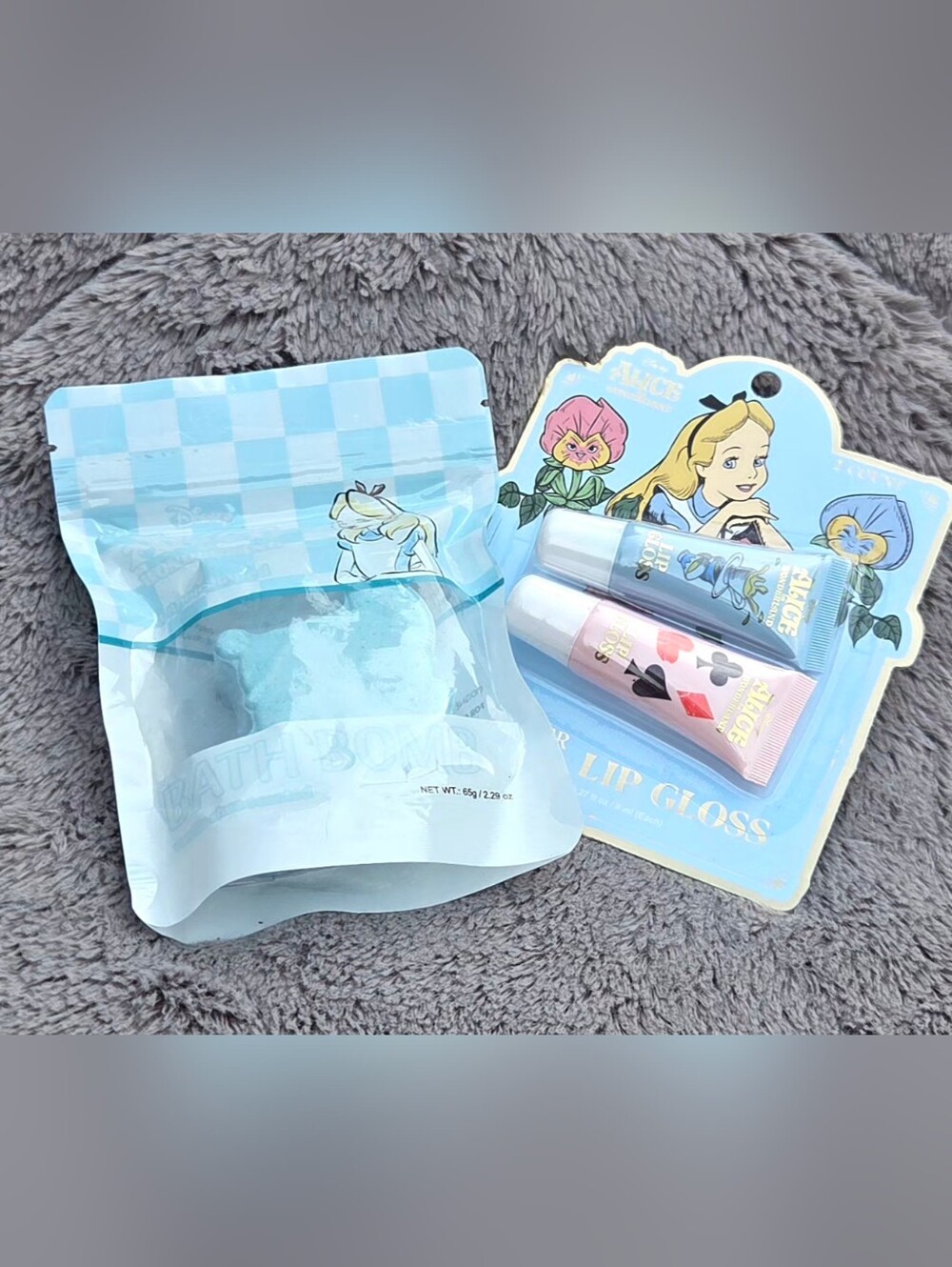 Disney Alice Lover's Duo Alice In Wonderland Lip Gloss And Bath Bomb